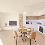 Piscina Privada Aguas Nuevas Торевьиа