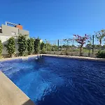Piscina Privada Aguas Nuevas Дом отдыха Торевьиа