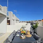 Piscina Privada Aguas Nuevas Дом отдыха Торевьиа