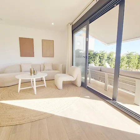 Piscina Privada Aguas Nuevas *