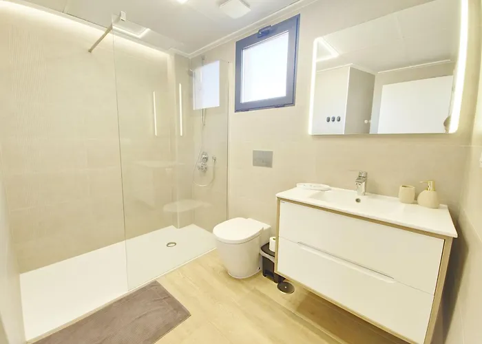 Piscina Privada Aguas Nuevas *