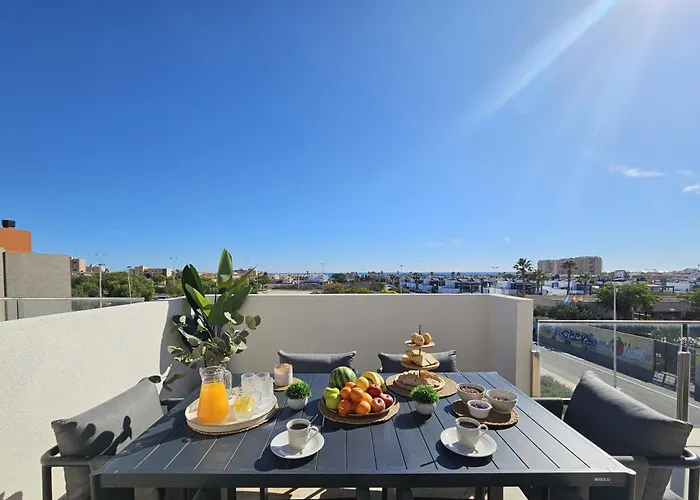 Piscina Privada Aguas Nuevas * Torrevieja